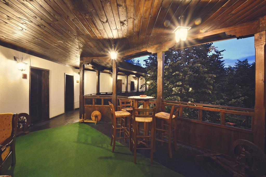 Family Hotel Fenerite Gabrovo Exterior foto