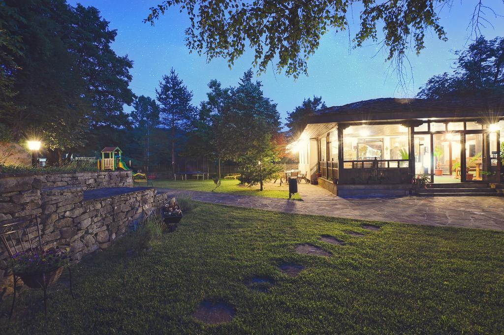 Family Hotel Fenerite Gabrovo Exterior foto
