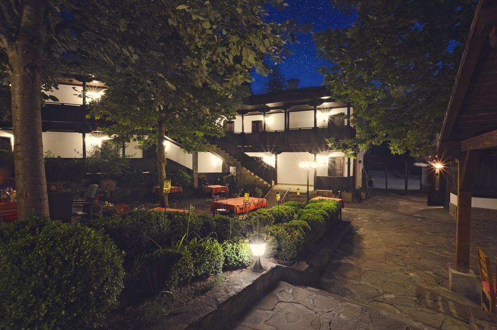 Family Hotel Fenerite Gabrovo Exterior foto