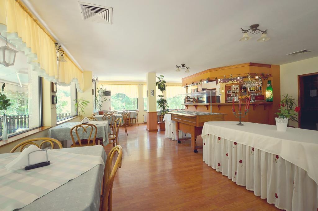 Family Hotel Fenerite Gabrovo Exterior foto