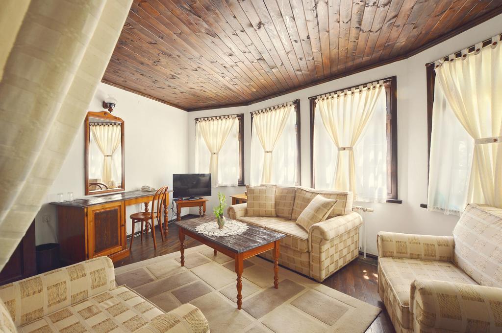 Family Hotel Fenerite Gabrovo Exterior foto