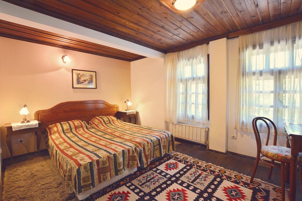 Family Hotel Fenerite Gabrovo Exterior foto