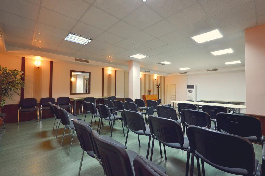 Family Hotel Fenerite Gabrovo Exterior foto