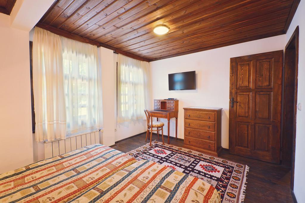 Family Hotel Fenerite Gabrovo Exterior foto