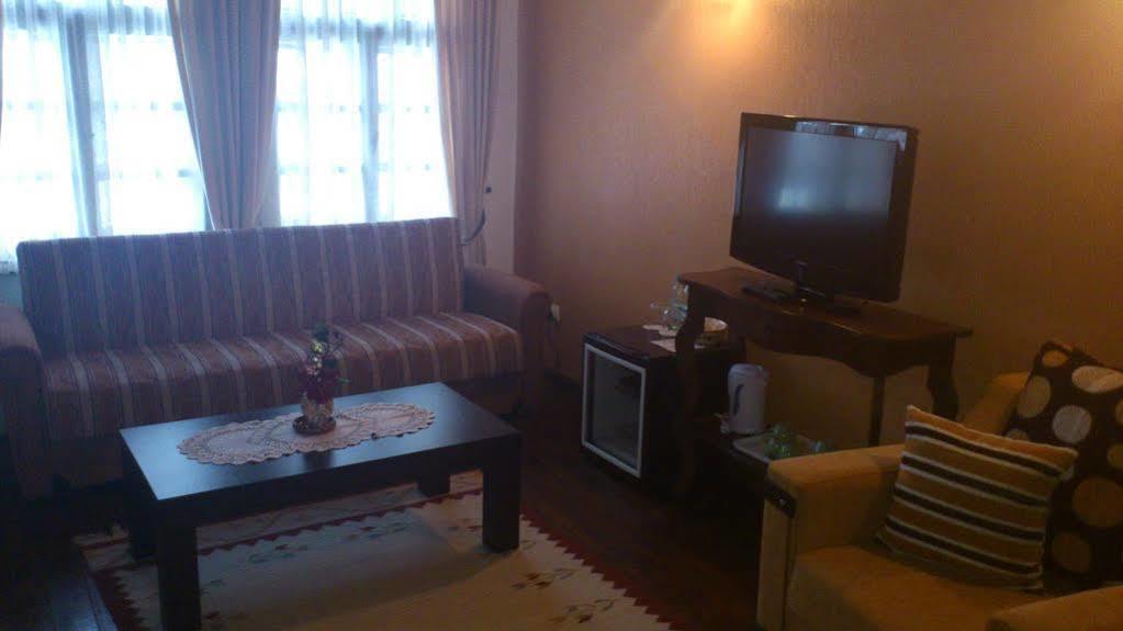 Family Hotel Fenerite Gabrovo Exterior foto