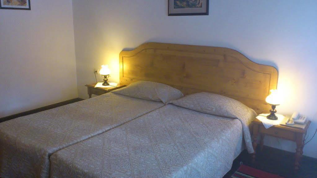 Family Hotel Fenerite Gabrovo Exterior foto