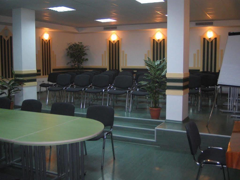 Family Hotel Fenerite Gabrovo Exterior foto