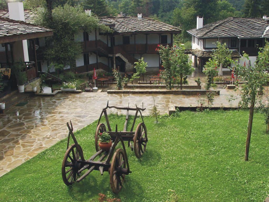 Family Hotel Fenerite Gabrovo Exterior foto