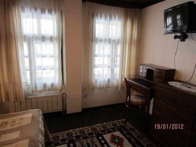 Family Hotel Fenerite Gabrovo Exterior foto