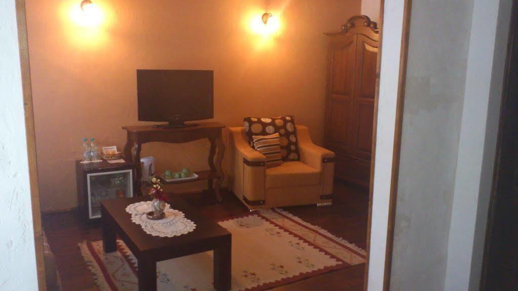 Family Hotel Fenerite Gabrovo Exterior foto